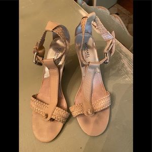 Cream Michael Kors leather shoes size 9.5